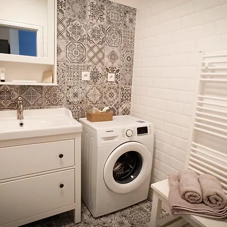 Cozy Provence In Centre Of Apartment